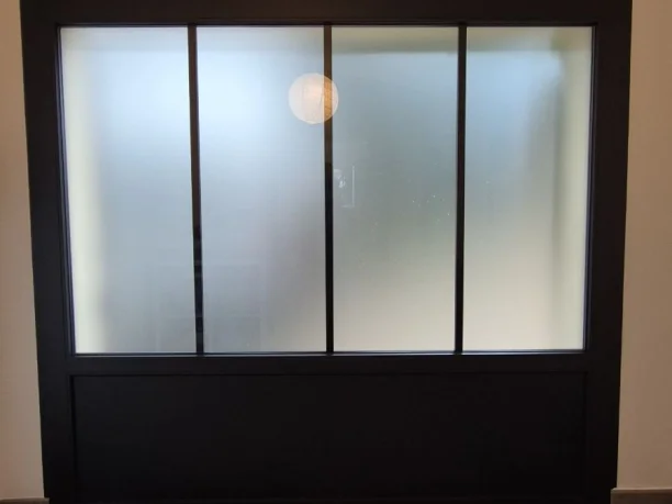 chassis-fixe-pvc-ral-7016-rochefort-du-gard-vue-interieure