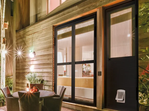 Moustiquaire battante