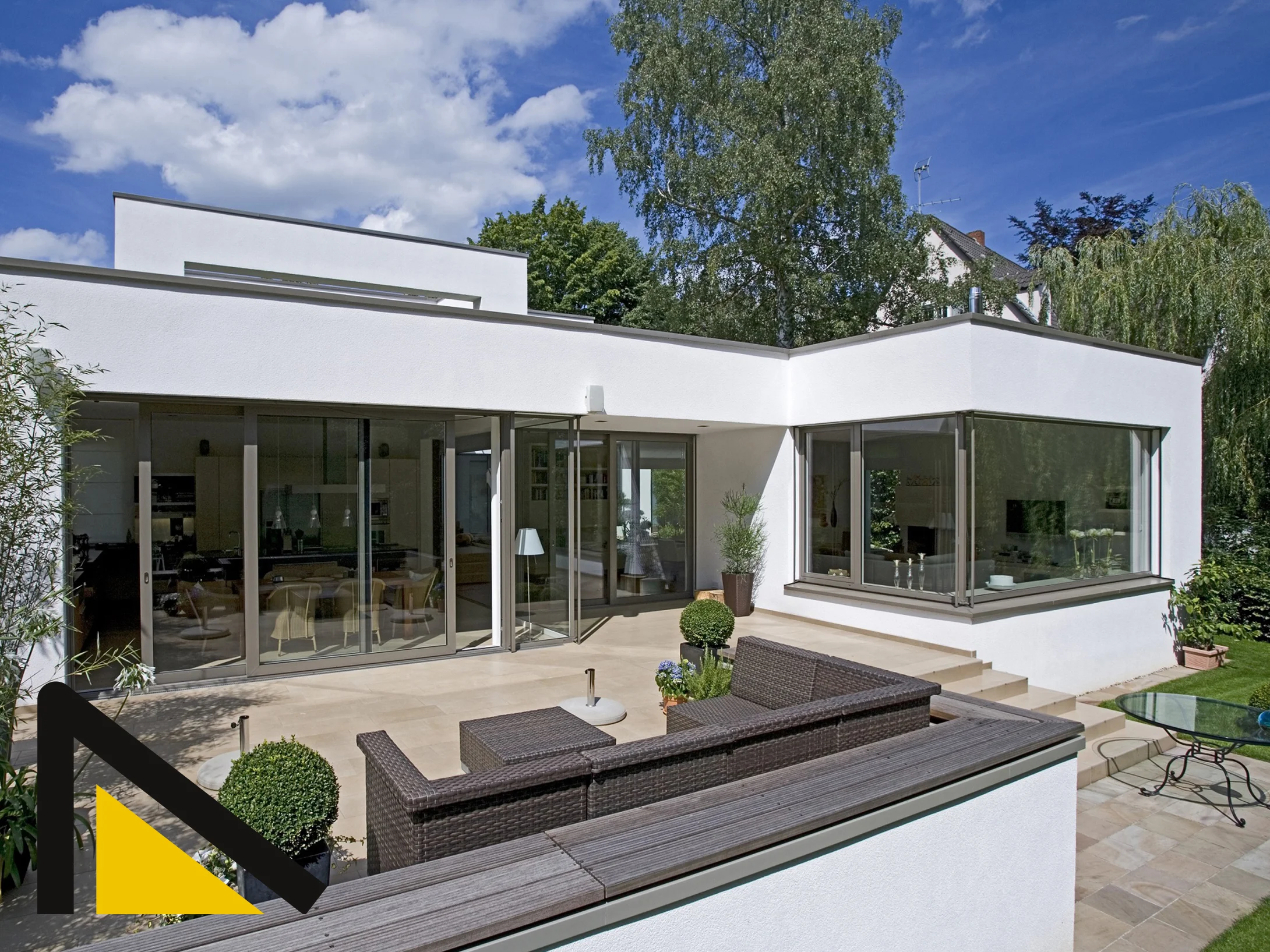 TRIOLA Menuiseries fabrication et installation de menuiseries sur mesure Aluminium, PVC et Bois