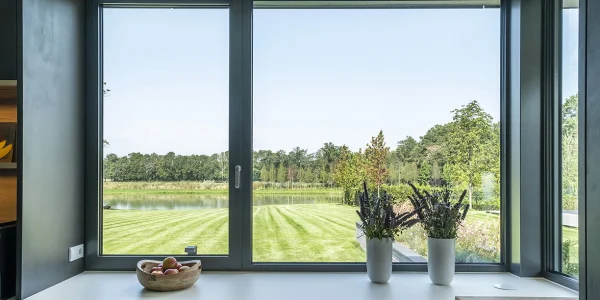 Fenêtre aluminium à la française