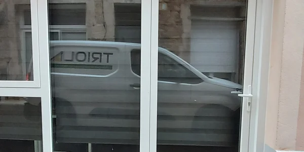 Porte d’entrée PVC pour locaux professionnels