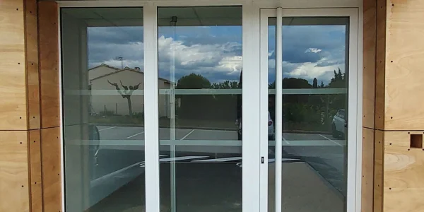 Demander un devis pour votre porte d’entrée professionnelle