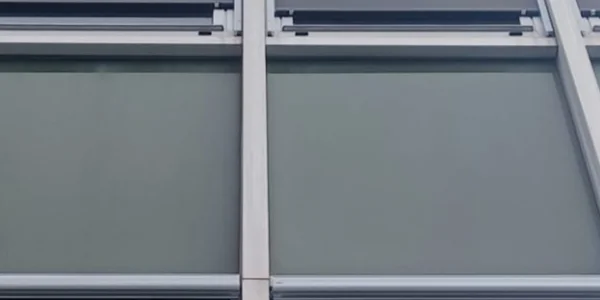 Store screen extérieur