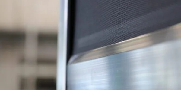 Étude et installation de votre store vertical dans le Gard