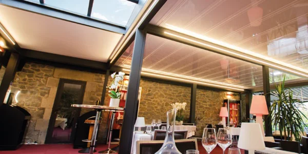 Pergola à toiture fixe