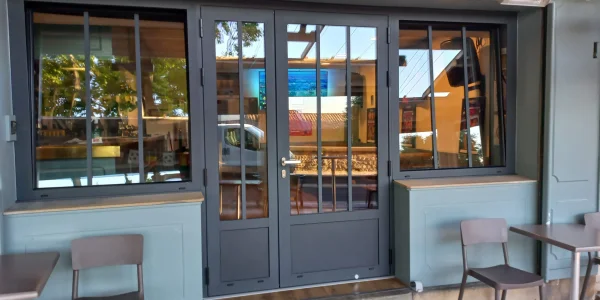 Porte vitrée pour commerce