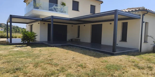 Par rapport à une pergola