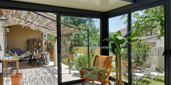 Les extensions et pergolas Espace Lounge installées par TRIOLA