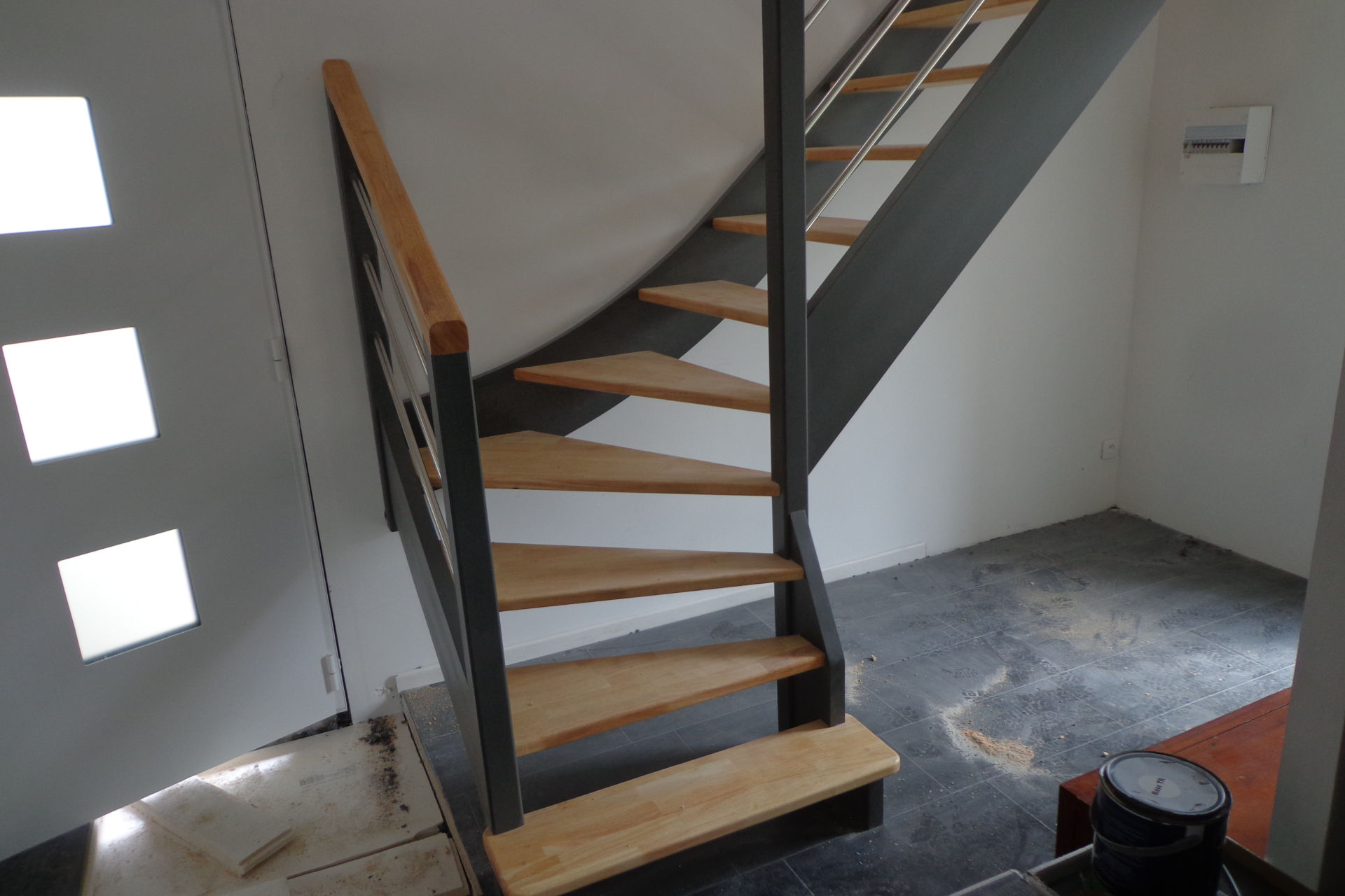 Escalier demi-tour hevea moderne