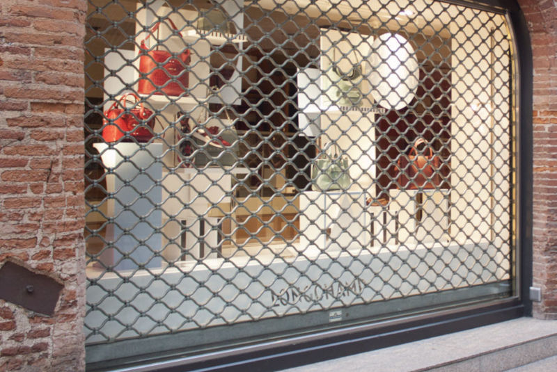 Grilles et rideaux commerces