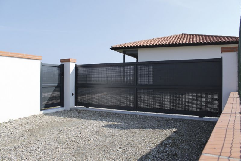 Portail de clôture contemporain